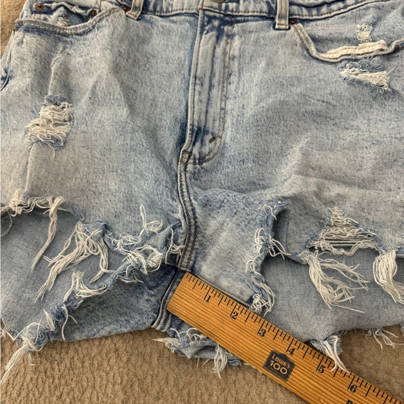 Abercrombie & Fitch Curve Love High Rise Mom Ripped Shorts Women Size 32 - Picture 11 of 13